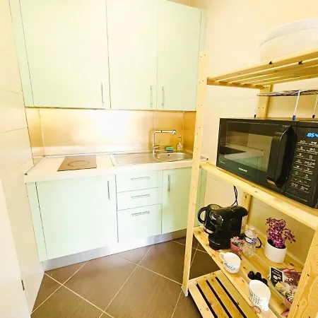 Trendy 1br With A Terrace Apartman *